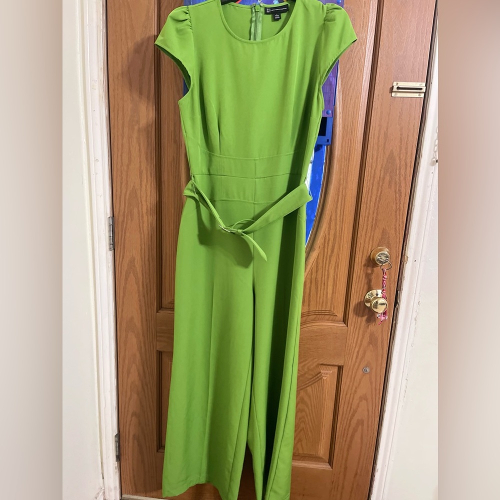 Ladies pant jumper, wide leg with a zipper on the back.